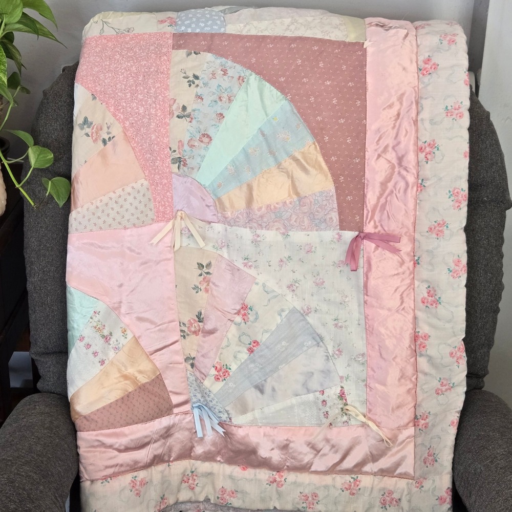 VTG Pastel Granny Fan Quilt Baby Blanket Cottagecore Heirloom Blanket 40x50